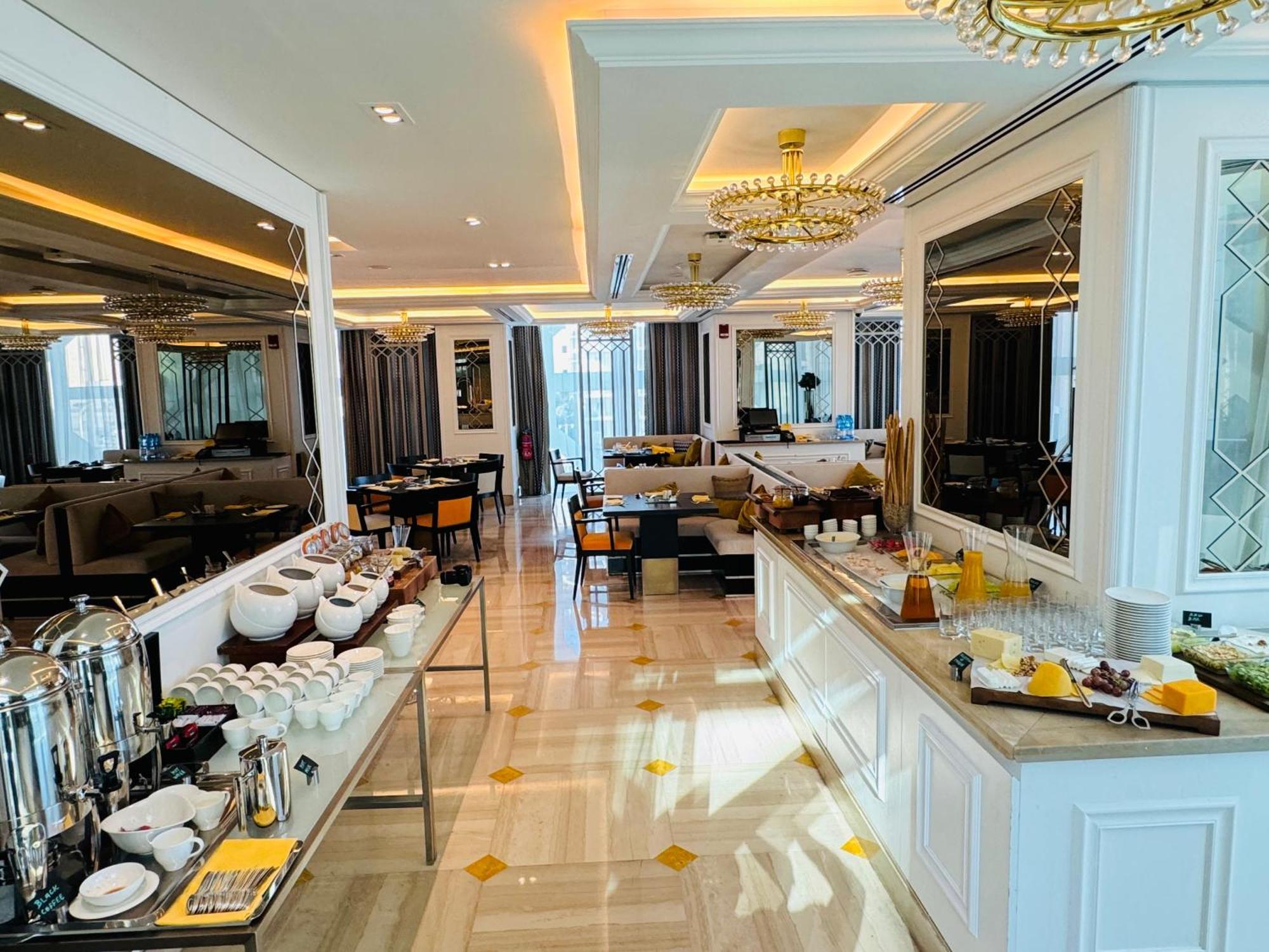 Shaza Doha Hotel Eksteriør billede The restaurant at the hotel