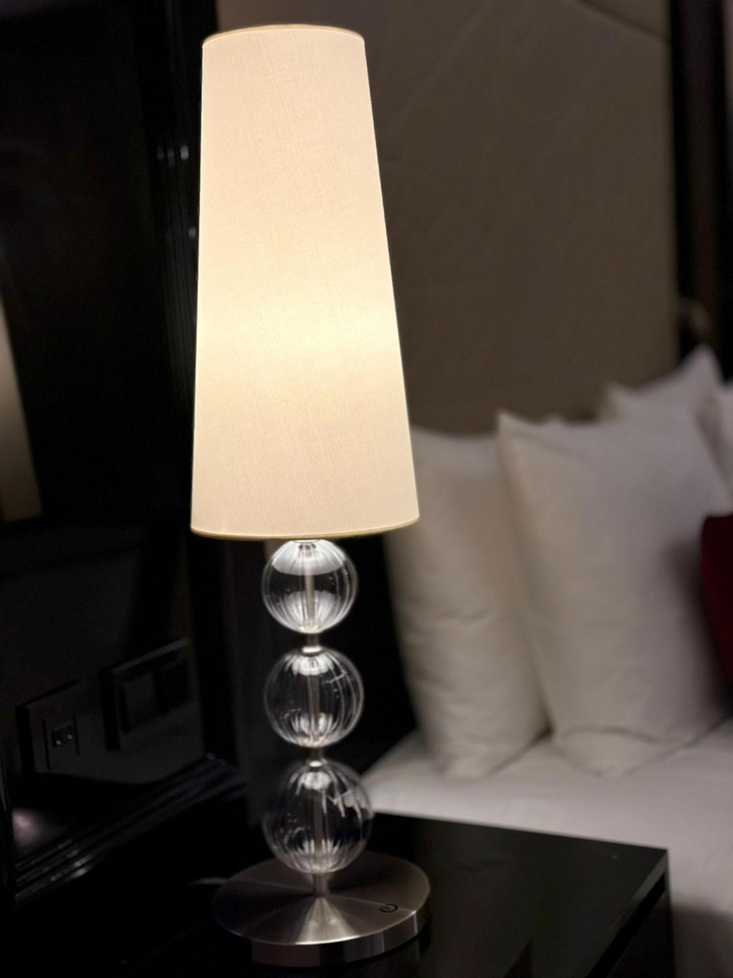 Shaza Doha Hotel Eksteriør billede A lampshade